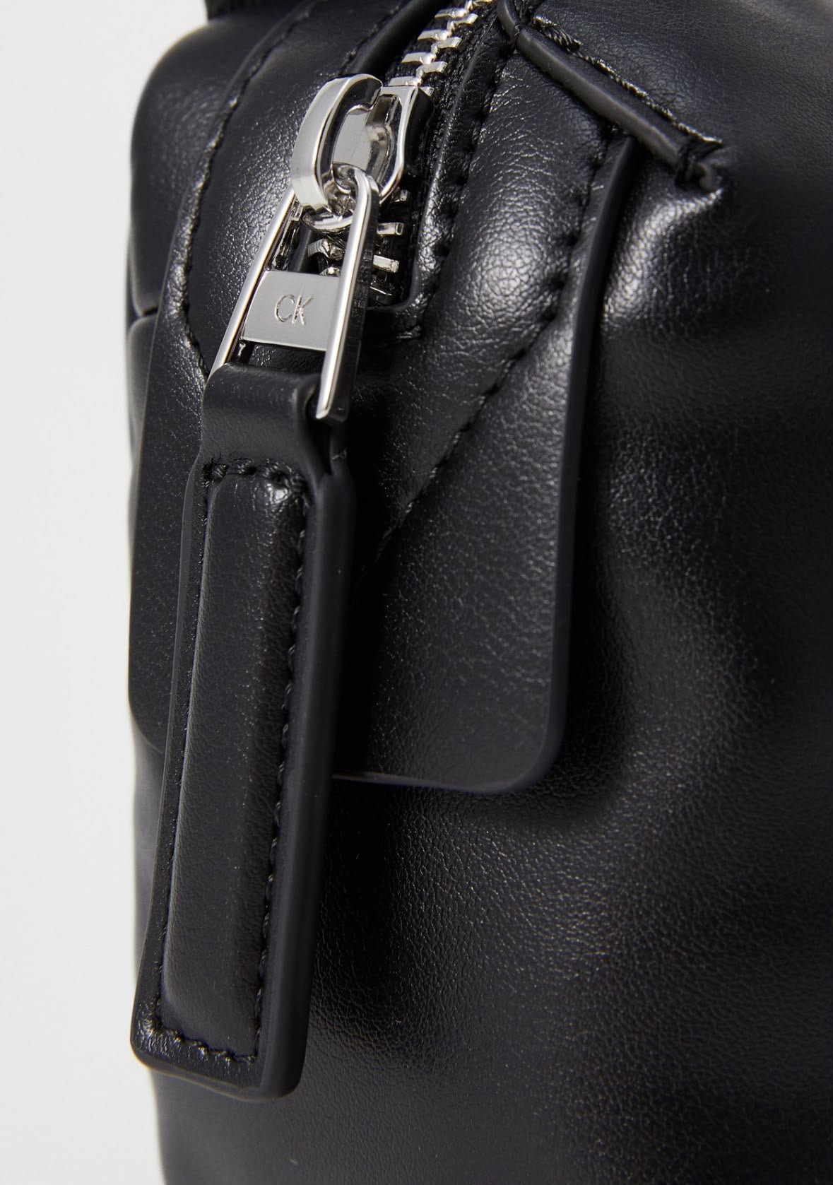 Essential Logo Crossbody Bag – Black