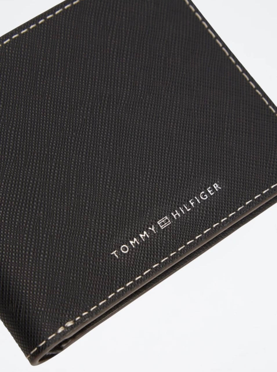 Textured Bifold Wallet – Black