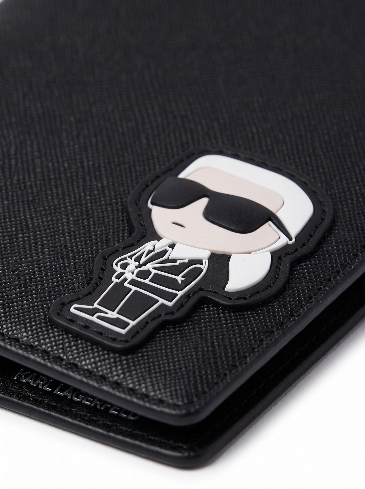 Ikon Nylon Passport Holder – Black